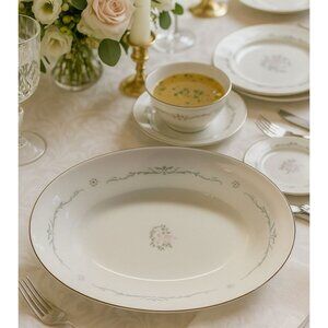 Signature Collection Oval Serving Bowl 10" Fine China Petite Bouquet Japan